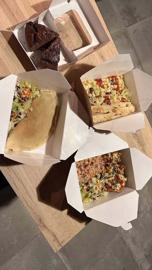 Emily Chamberlain_Amuní Green Bar_Santa Cruz da Graciosa_review