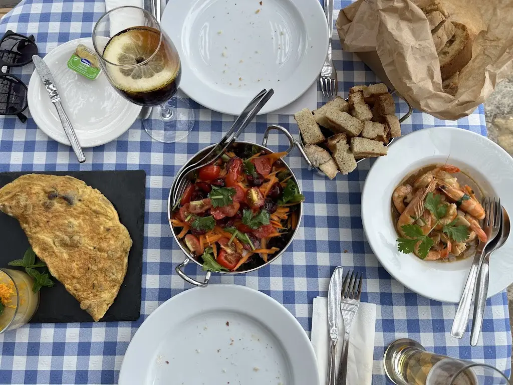 Fanny Mast_Curral do Burro_Aldeia Galega da Merceana_recensione