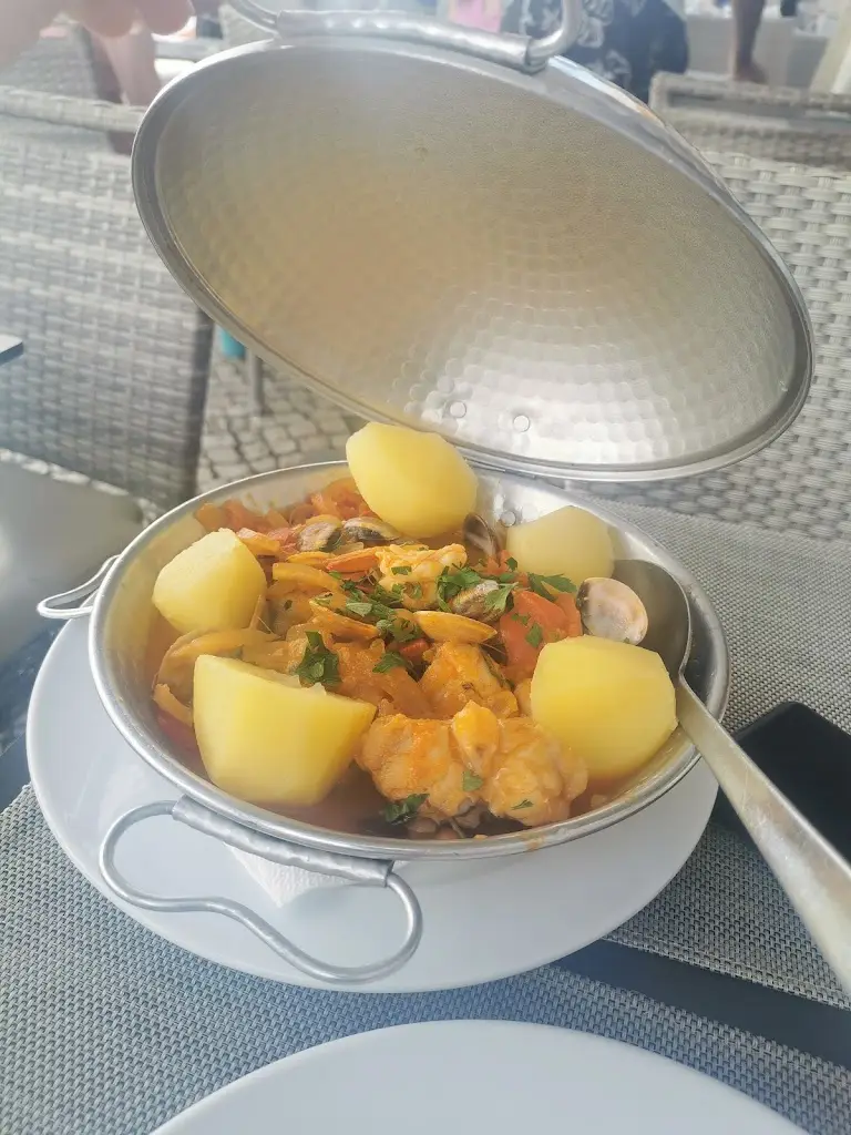 Deirdre Manton_O Valério_Aldeia Galega da Merceana_recensione