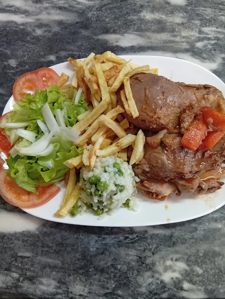 Café e restaurante da D’Cristina_Aldeia Gavinha_slider_image_3