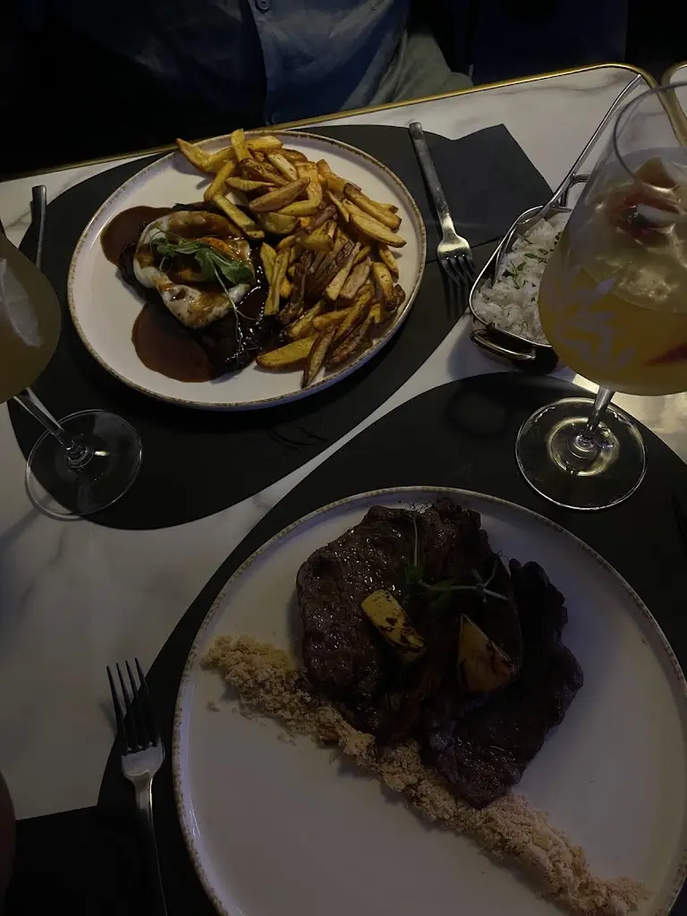 Erica Junqueira_The One - Restaurante, Lisboa_Alfornelos_review