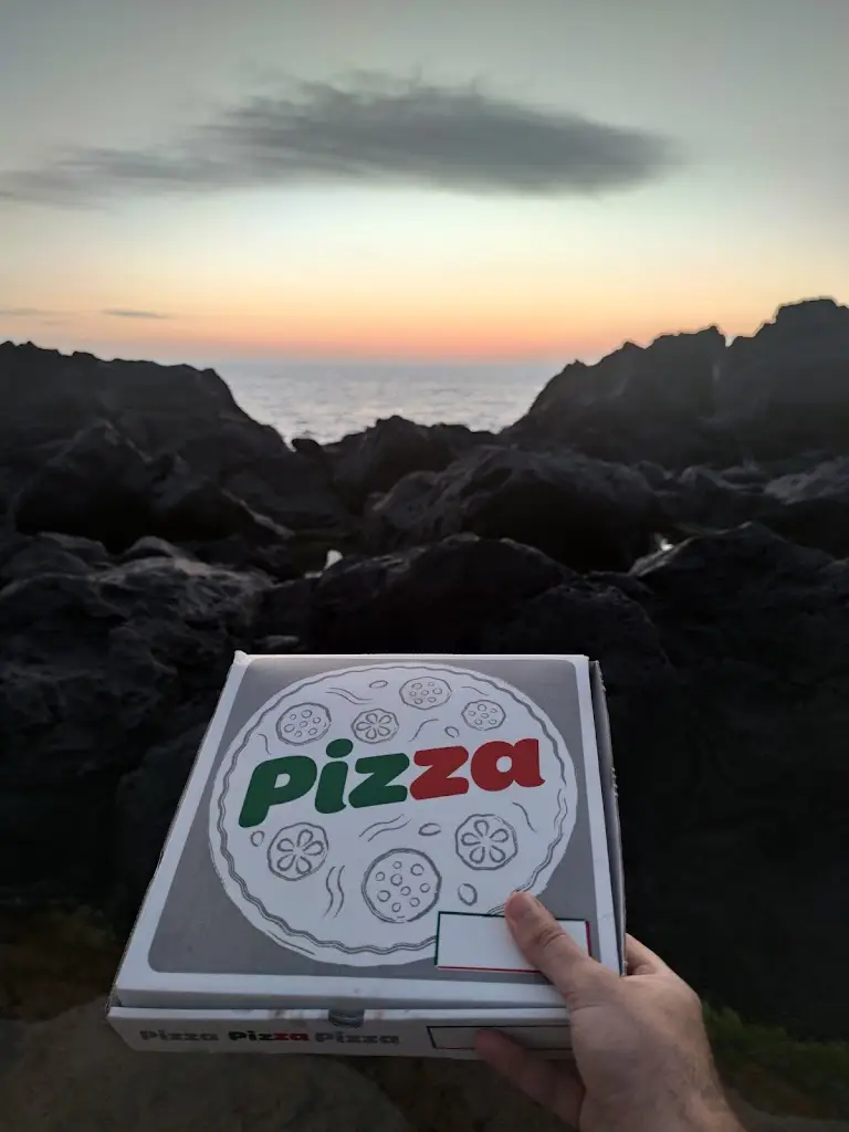 Azorean Wanderer_Pizzas da Natália_Santa Cruz da Graciosa_review