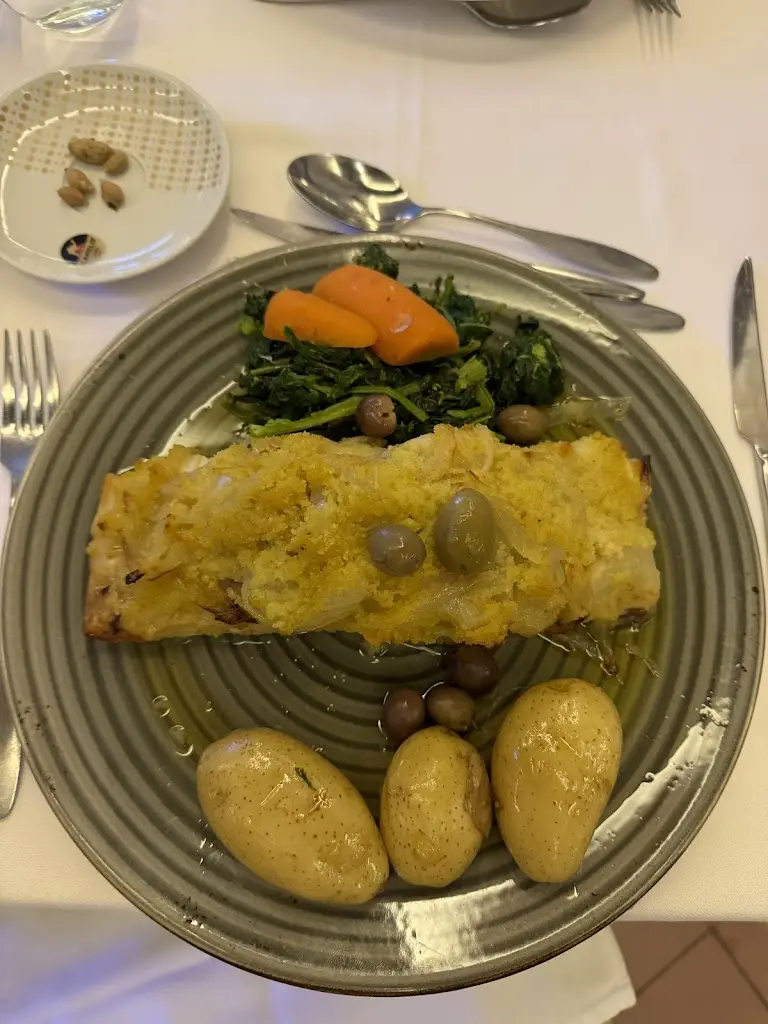 Tiago Costa_A Tendinha_Algueirão–Mem Martins_recensione