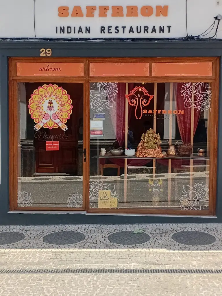 SAFFRRON INDIAN RESTAURANT ristorante a Arrifes