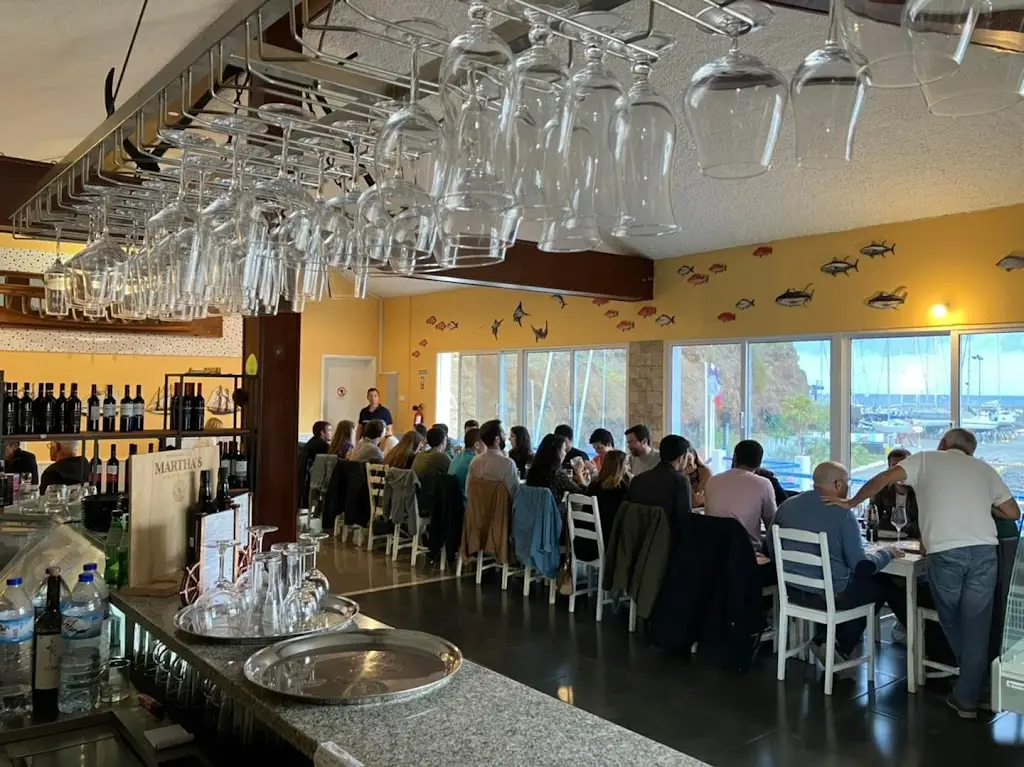 Clube Naval Bar / Restaurante_Vila do Porto_slider_image_1