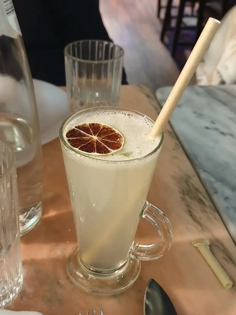 Alexa_Natábua_Alvalade_recensione