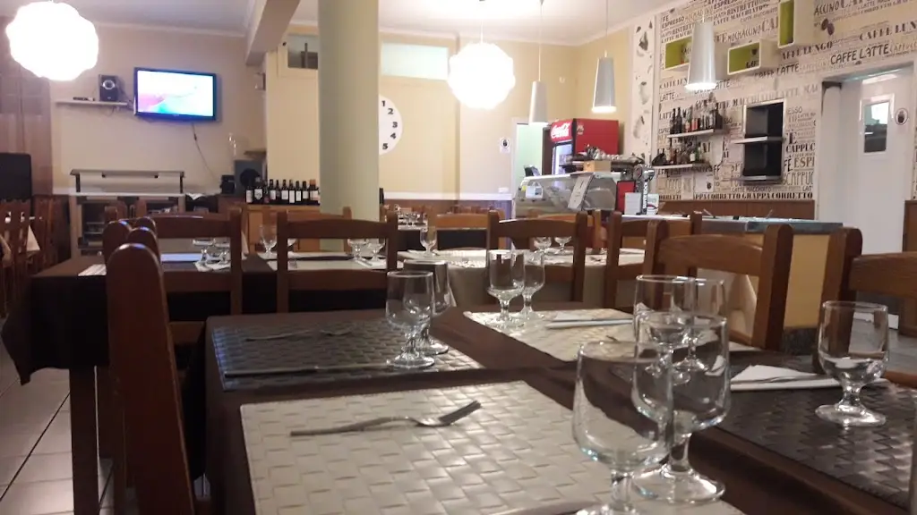 Rodina Janosikovic_Os Marienses_Vila do Porto_reseña