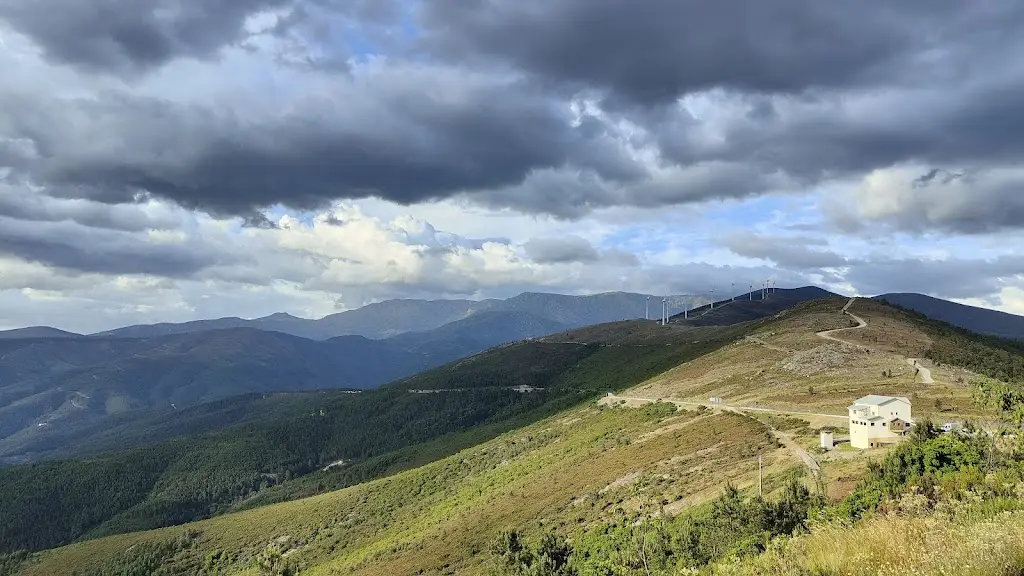 Pedras Lavradas_Alvoco da Serra_slider_image_3