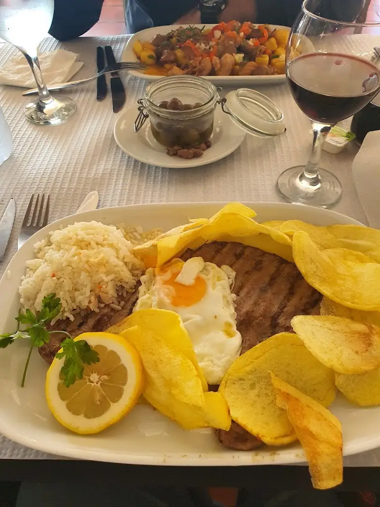 David Gutiérrez Leterni_Restaurante Pôr Do Sol 2_Aveiras de Cima_review