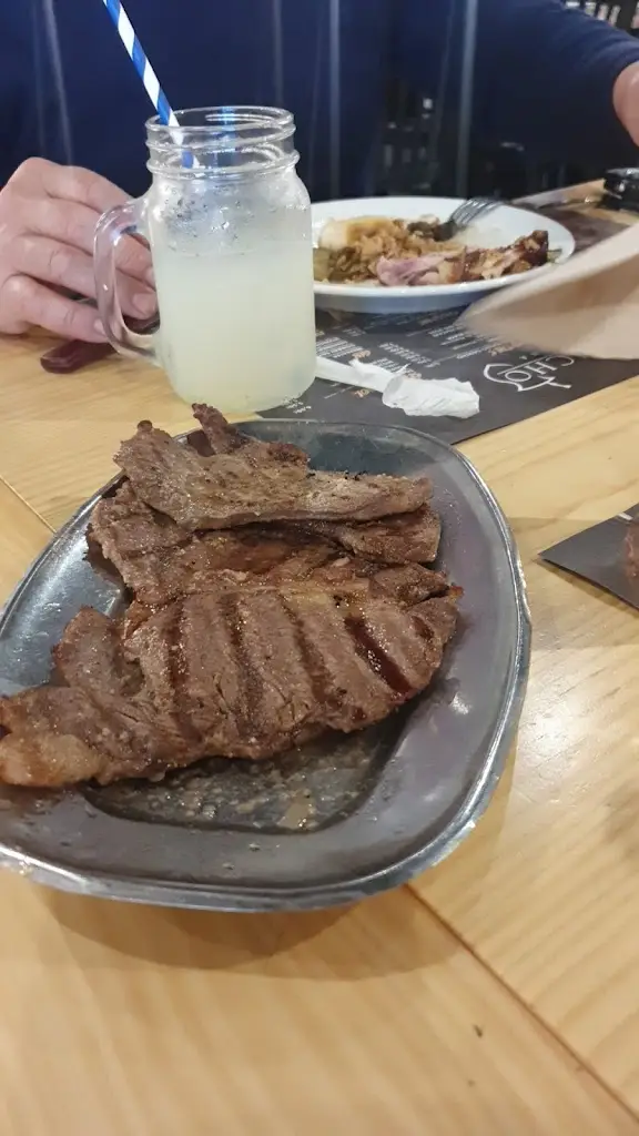 Tuga in Vietnam_Fogão Gaúcho Alverca_Alverca do Ribatejo_reseña