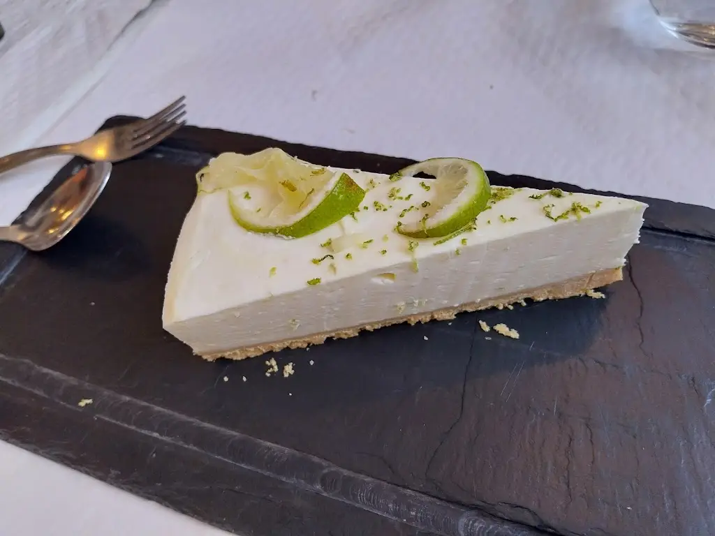 Rui Menezes_Os Compadres_Ameixoeira_review