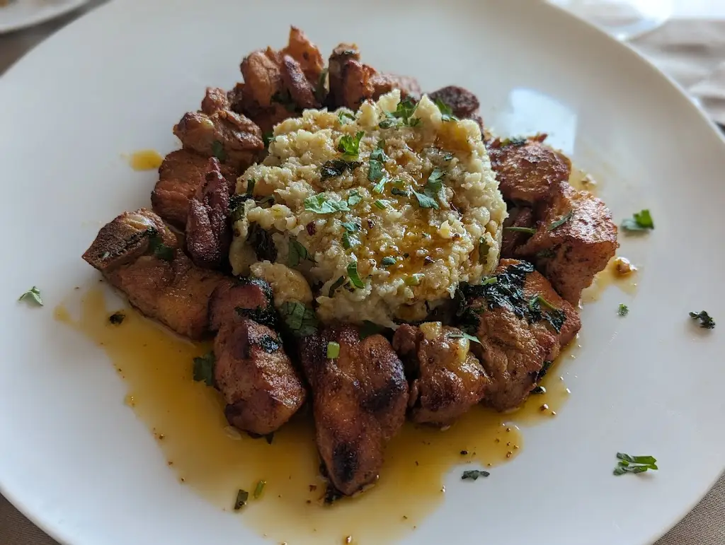 Tomás Fonseca_Gardens_Ameixoeira_reseña