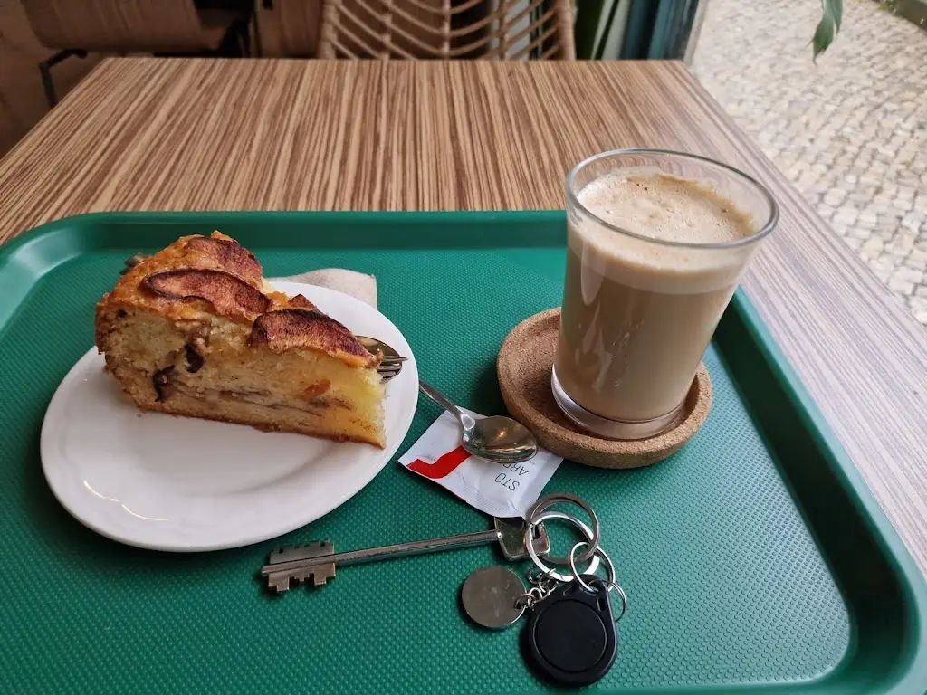 Nathalia (Farias)_Santa Clara Coffee & Kitchen_Ameixoeira_recensione