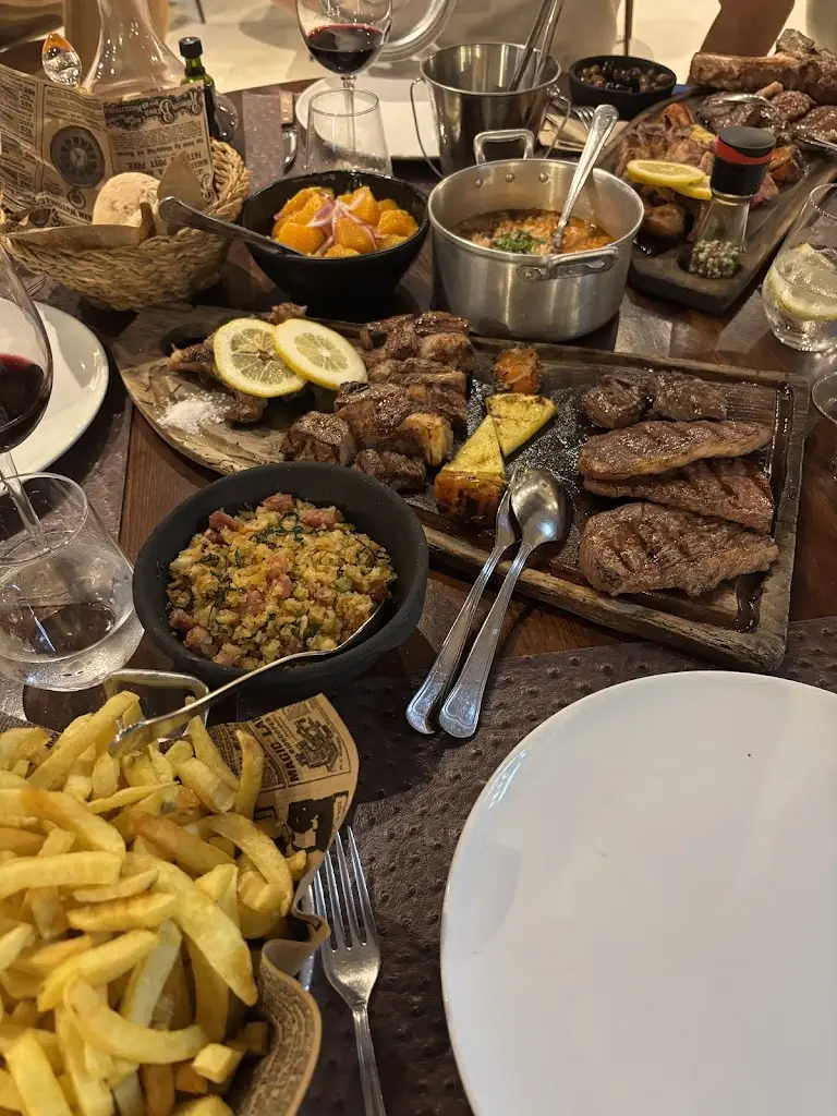 Gasviani Ana_Adega da Lampeira_Azueira_reseña