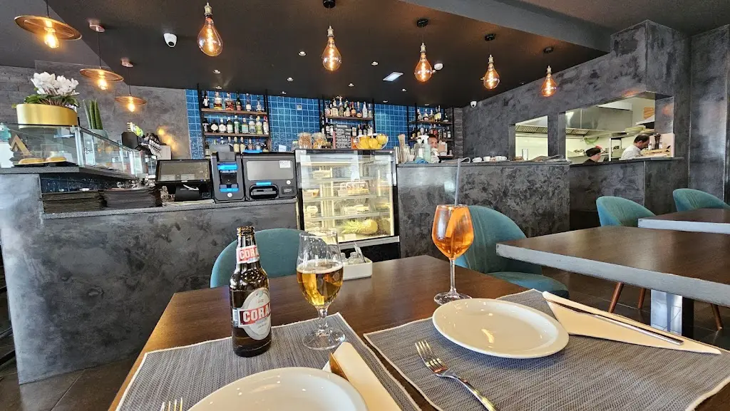 AVENIDA GastroPub & Grill ristorante a Avelãs da Ribeira