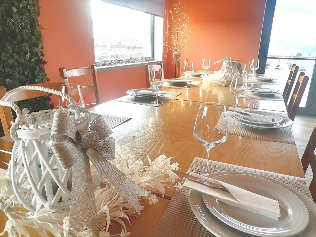 La Strada - Café & Restaurante ristorante a Avelãs da Ribeira