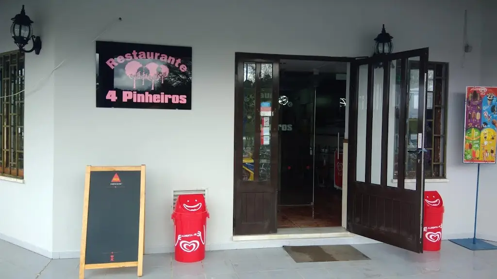 José Gonçalves_4 Pinheiros_Avelãs da Ribeira_recensione