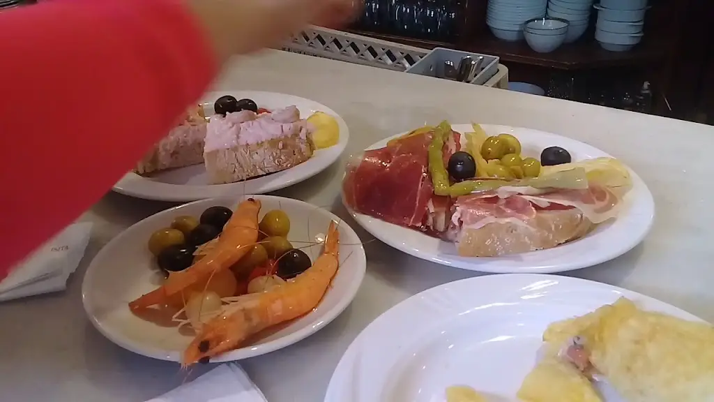 Restaurant & Grill Muralha Terrace_Avelãs da Ribeira_slider_image_2