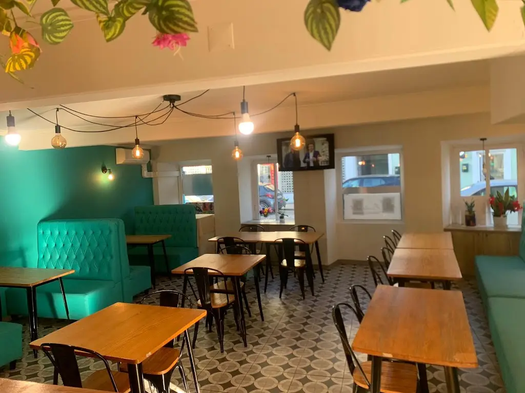 ANMOL RESTAURANT (Pacifikvedette unipessoal lda ) ristorante a Cadafais