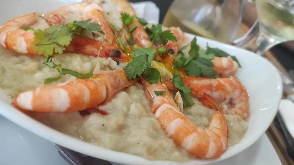 Luis Monteiro_As Manas da Buraca_Buraca_recensione