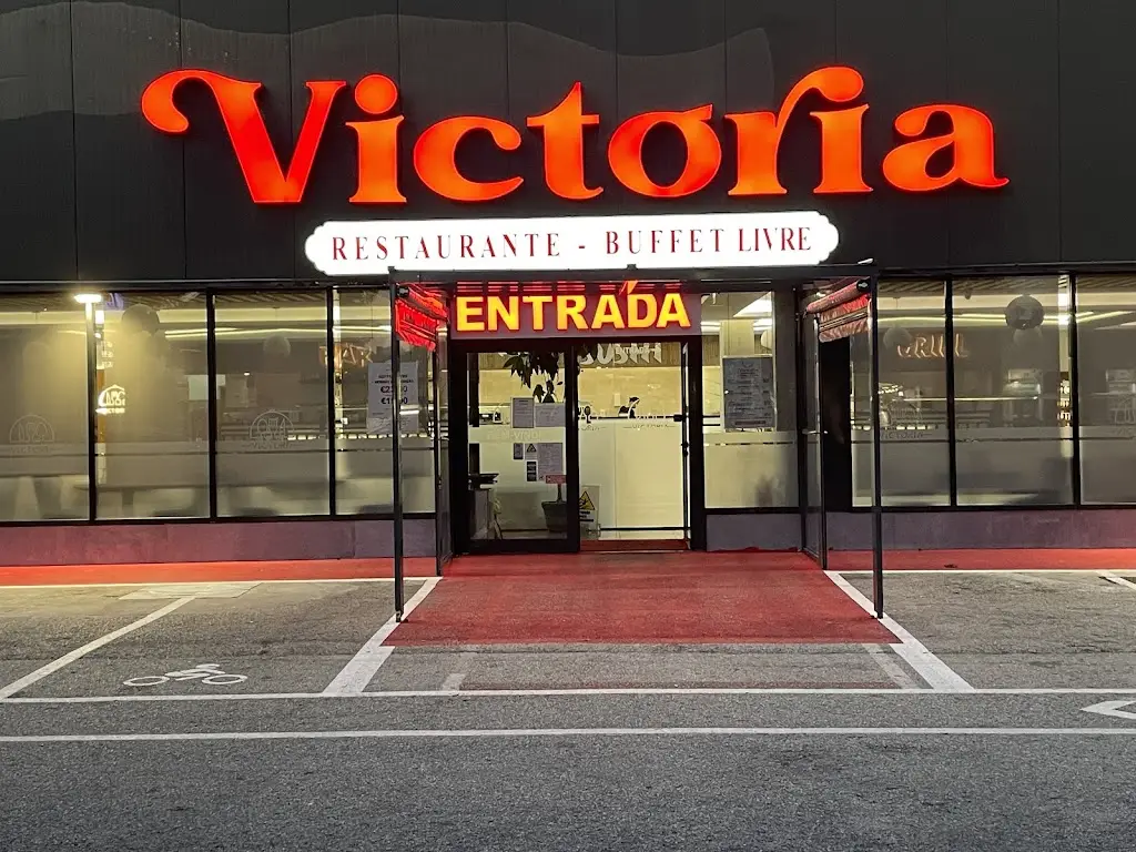 Jeroen Stroes_Victória_Bobadela_recensione