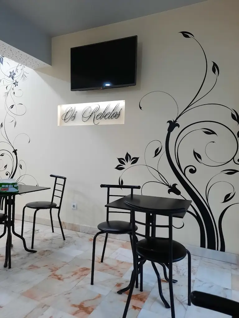 Sergiu Burlacu_Os Rebelos_Bobadela_review