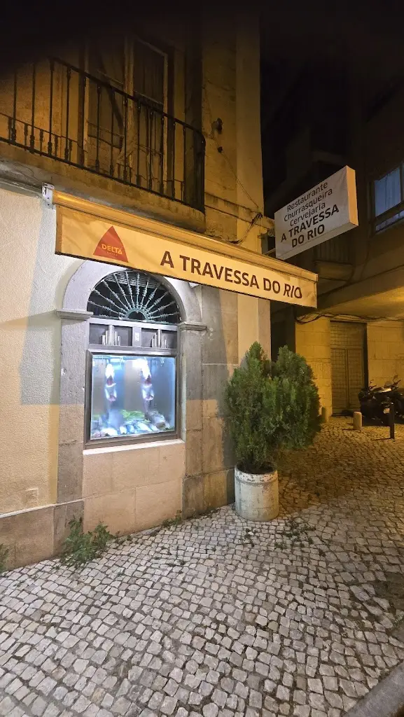 Alan Dunn_A Travessa do Rio_Benfica_reseña