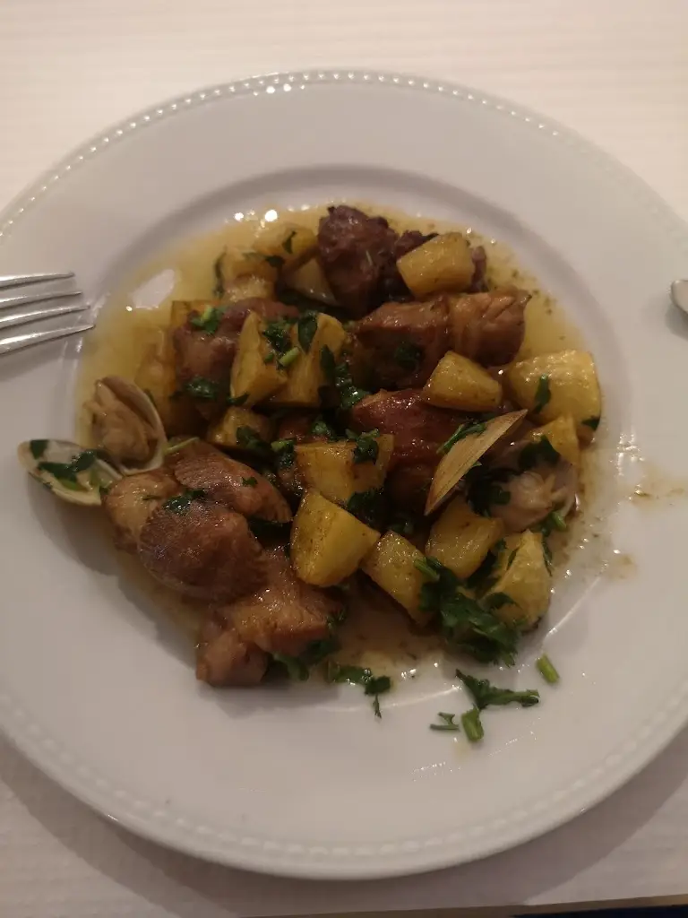 Andris Ablaževičs_A Travessa do Rio_Benfica_reseña