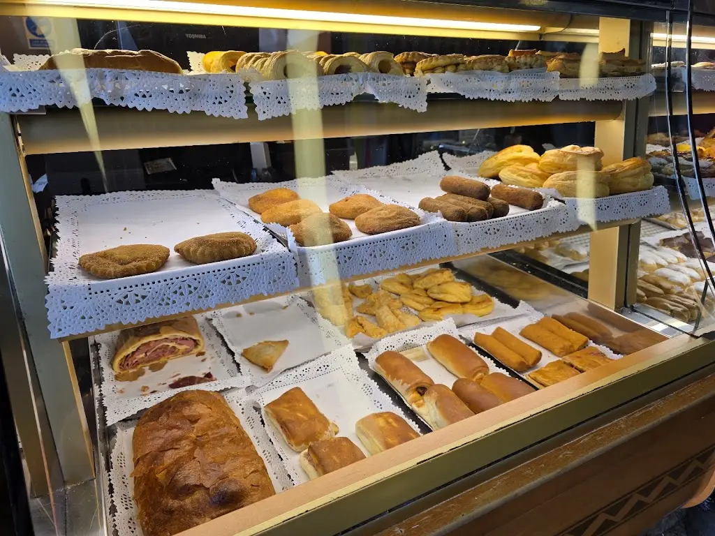 Carolina Torres_Califa_Benfica_review