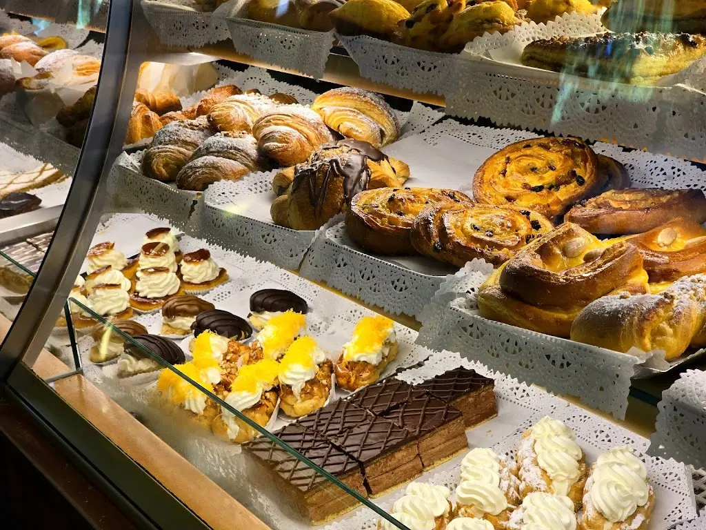 Liliya Varon_Califa_Benfica_review