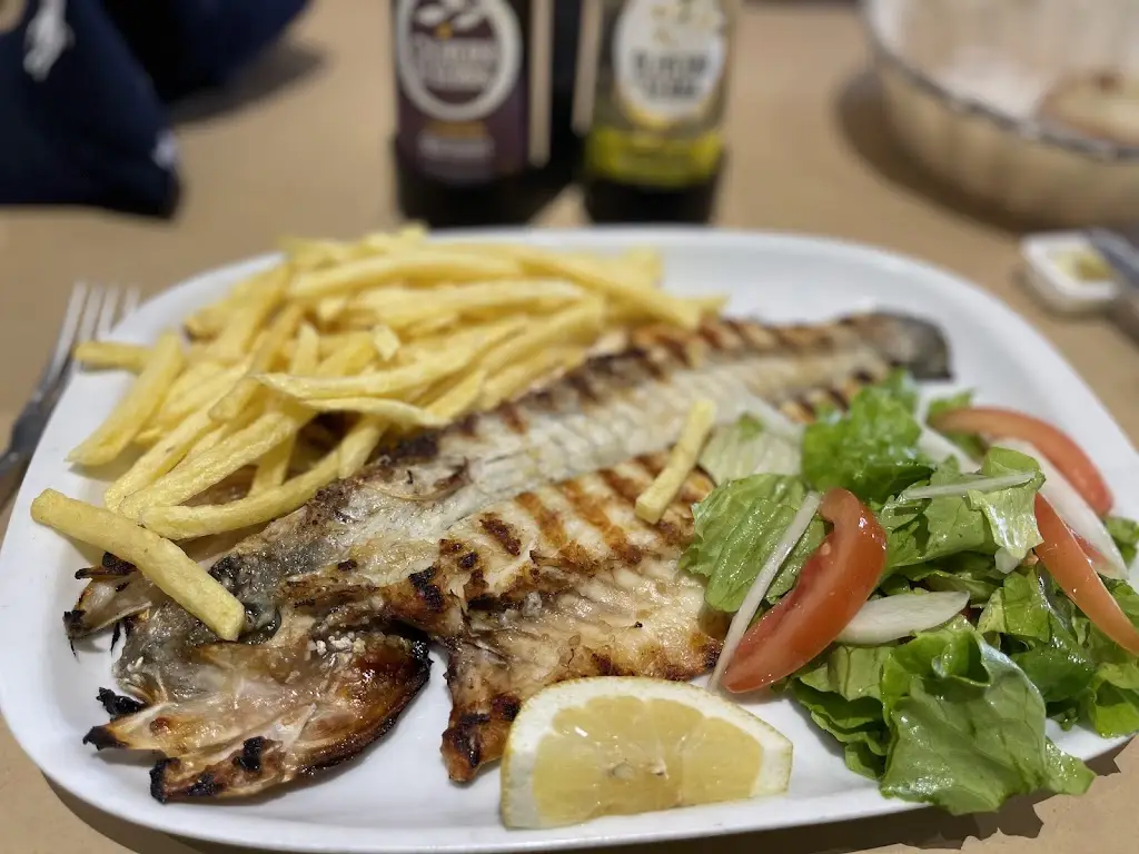 Indrajit Gaikwad_Escondidinho do Charquinho_Benfica_reseña