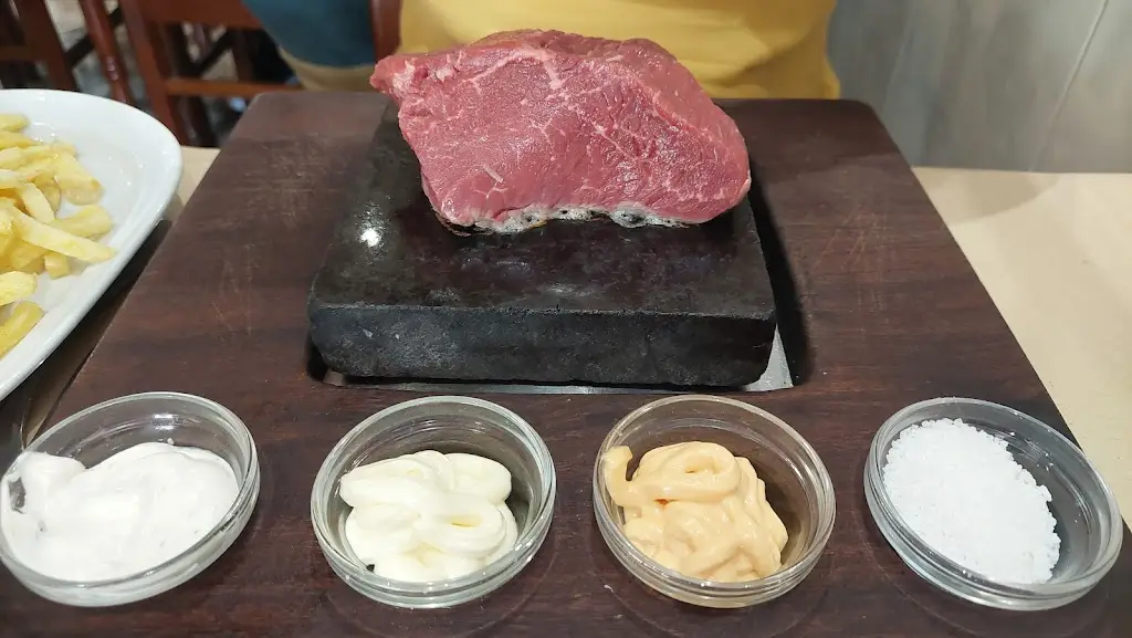 Escondidinho do Charquinho_Benfica_slider_image_3