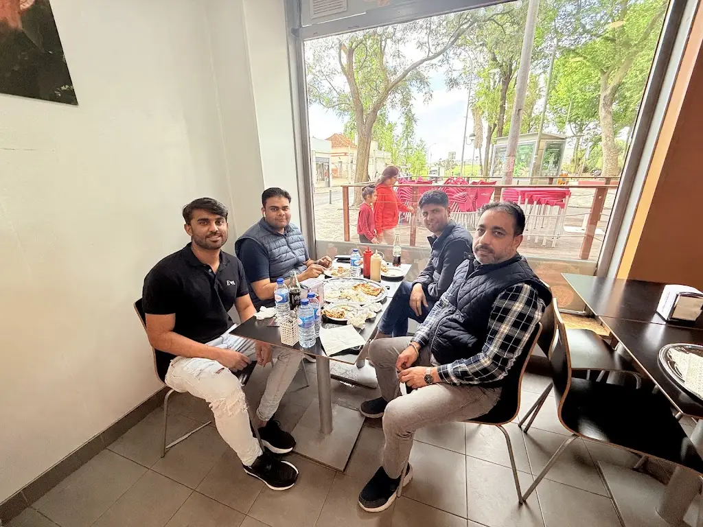 ALI KABAB & PIZZERIA (HALAL)_Brandoa_slider_image_3