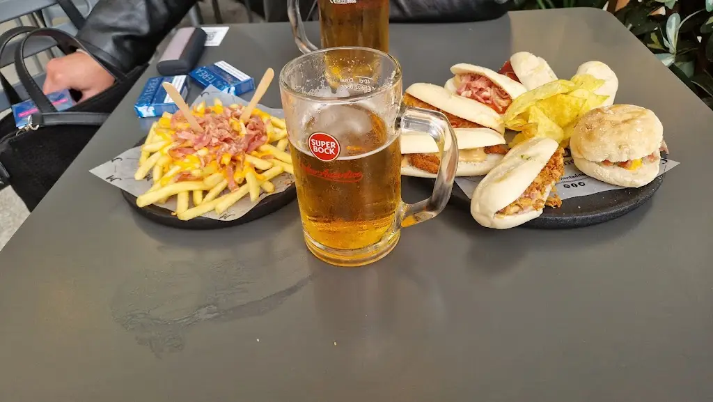 Ricardo Gonçalves_100 Montaditos UBBO_Brandoa_recensione