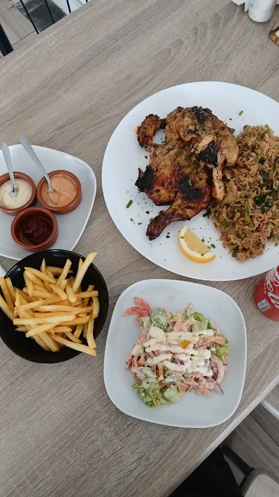 zahid mughal_Tim Tim Kebab & Pizzaria_Brandoa_reseña