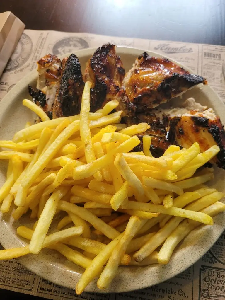 Milton Lima_Churrasqueira take away grill Frango da Vila_Campelos_review