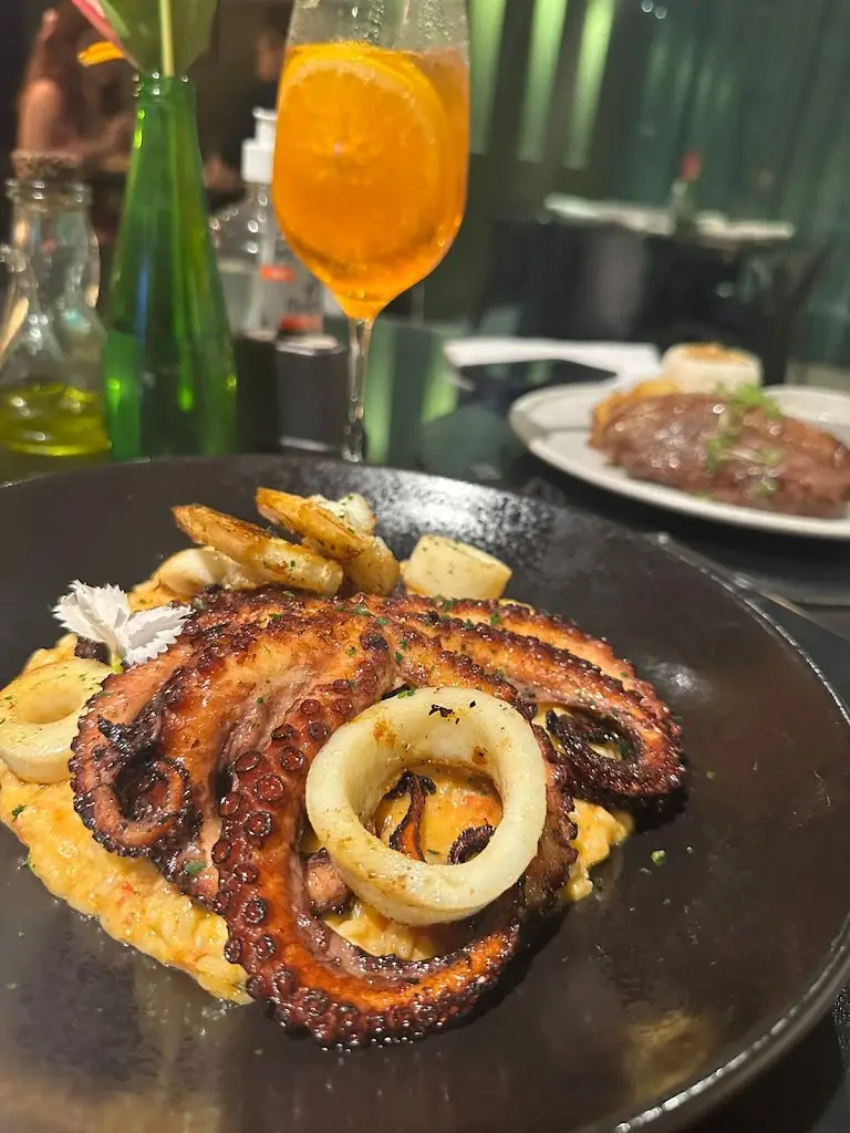 Evgeniya Isaenya_Mercado da Vila_Vila Franca do Campo_recensione