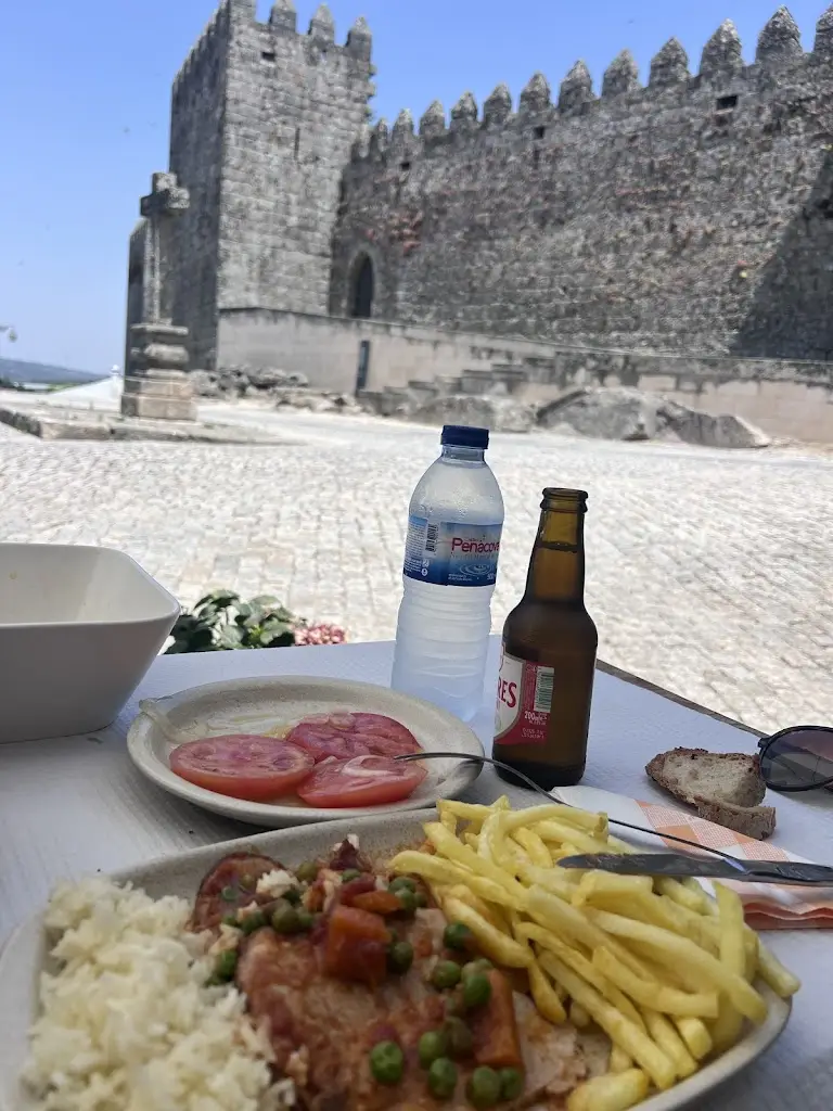 Tina McLaughlin_Tasca do Castelo_Carnicães_recensione