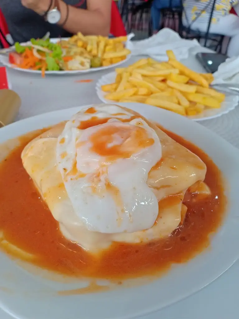 Lawrence Miglialo_Snack Bar Bombeiros VFC_Vila Franca do Campo_review