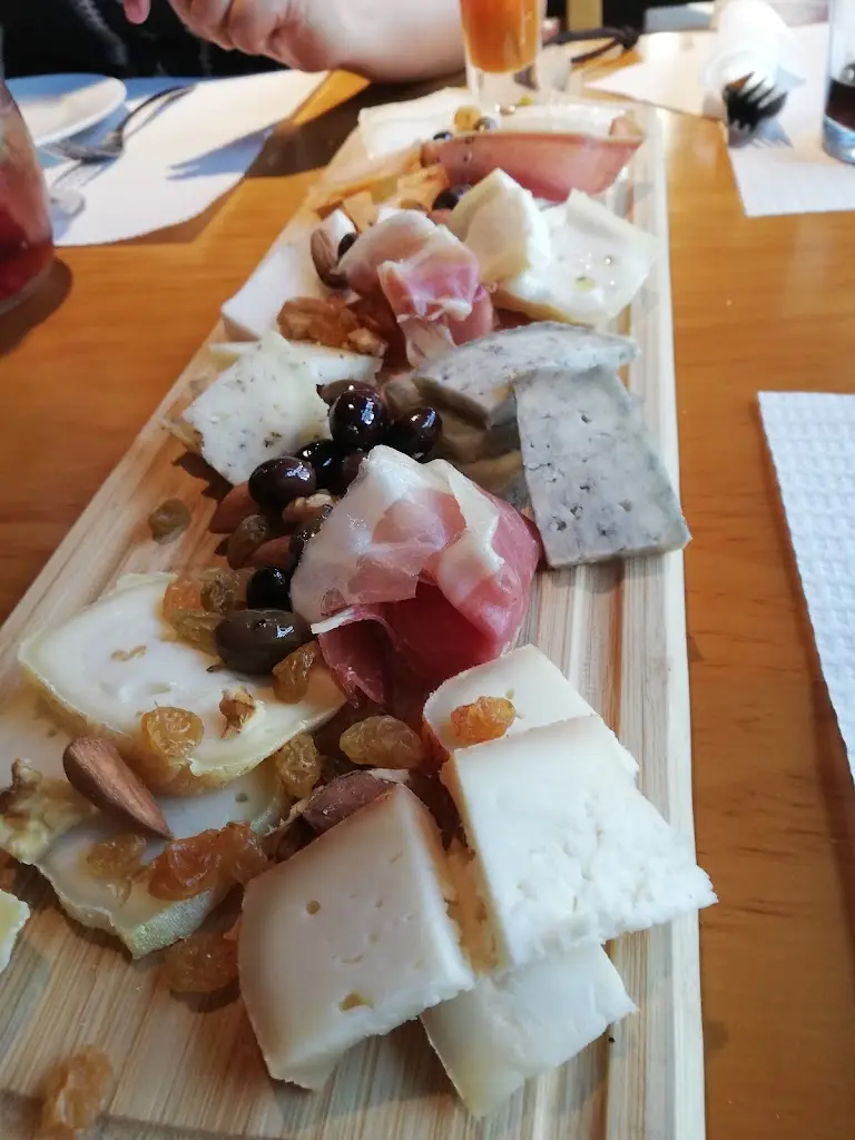 108 Tapas Bar_Cadaval_slider_image_2