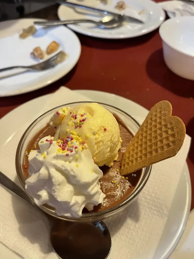 Yiding Du_Happy's Restaurant_Carvoeira_recensione