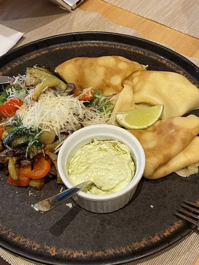 Pelageia Belousova_KITCHEN CAFE BY TRUE TASTE_Carmões_review