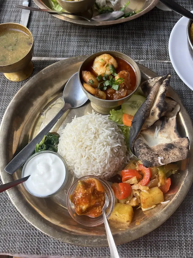 Carey Li_Cozy - Nepali Restaurant_Carmões_recensione