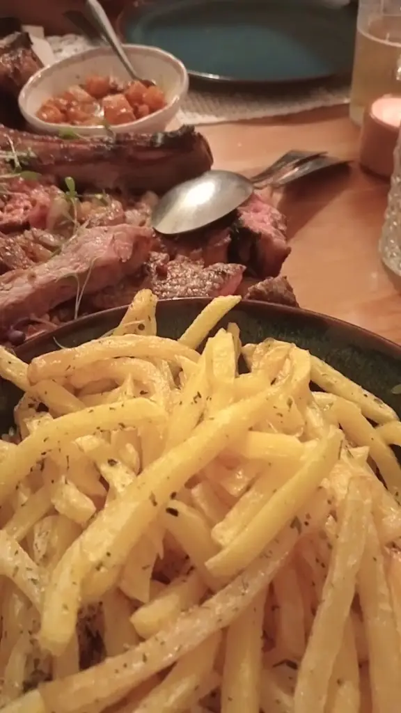 Uma Casa Portugueza_Carmões_slider_image_2