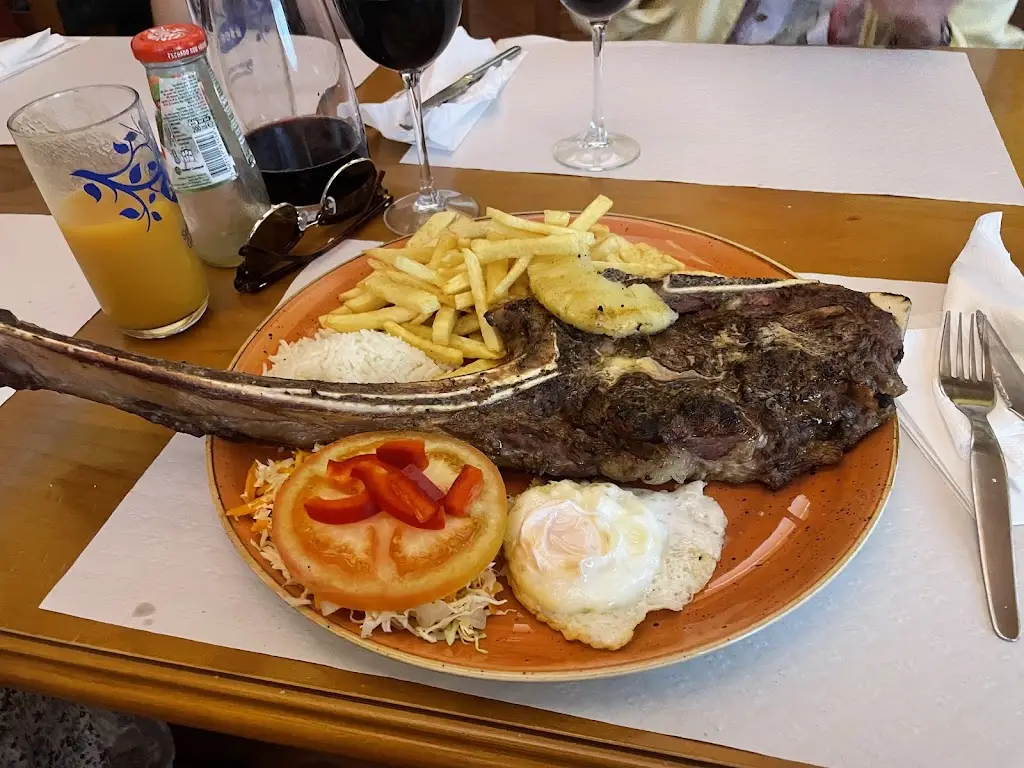 Nelson Lopes_Scorpion Café_Vila Franca do Campo_recensione