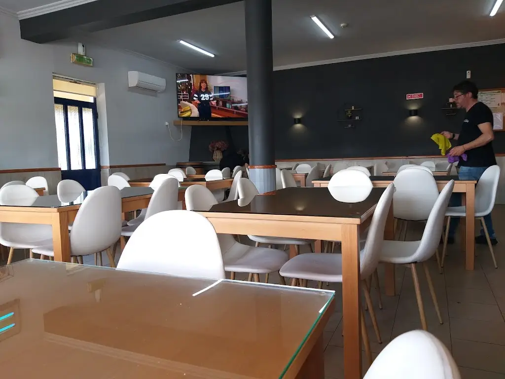 Restaurante Os Carvalhos ristorante a Cativelos