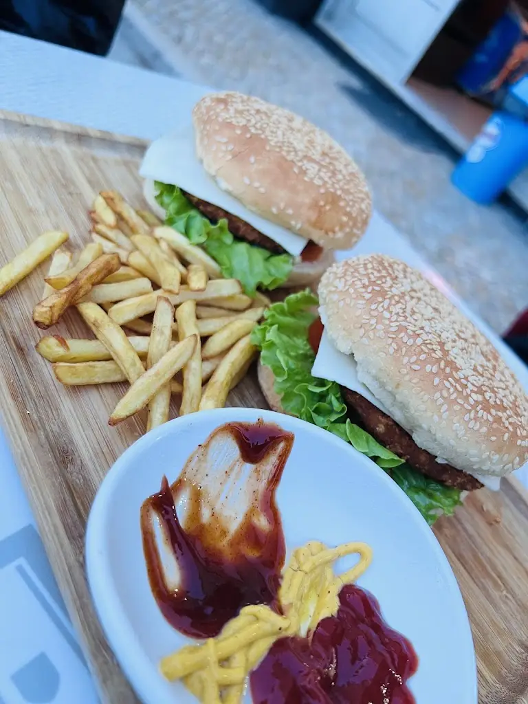 Menu_HUNGERIZZA DE RESTAURANT_Castanheira_immagine_9