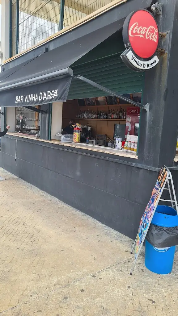 Miguel Custodio_Bar Vinha d’Areia_Vila Franca do Campo_recensione