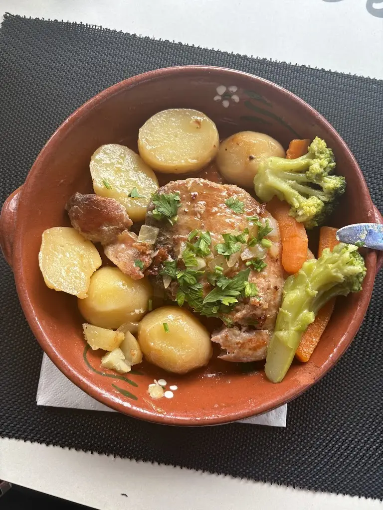 Julka Szczęśniak_Santo André_Castelo (Lisbon)_review