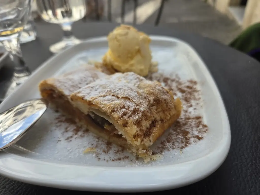 Oana Plo_Claras em Castelo_Castelo (Lisbon)_recensione